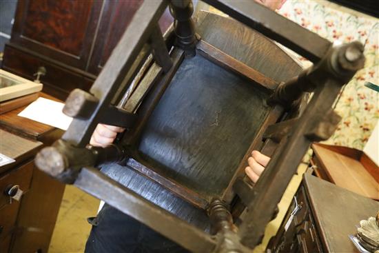 A small 18th century oak gateleg table, W.60cm, D.36cm, H.56cm